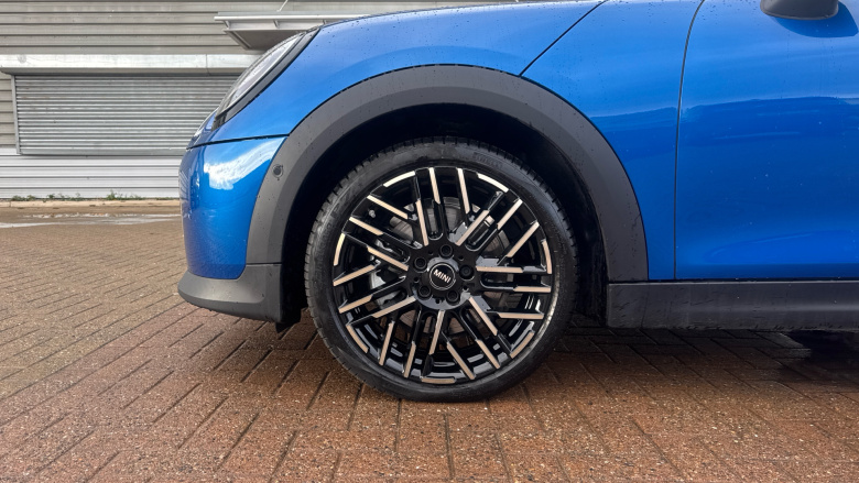 MINI Cooper 1.5 C Exclusive 5dr Auto Petrol Hatchback